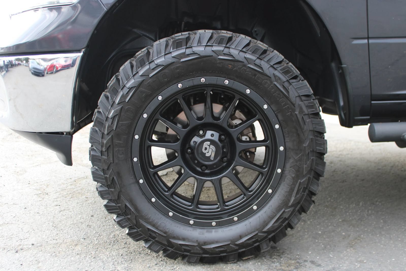 Used 2017 RAM 1500 Classic SLT RWD image 6