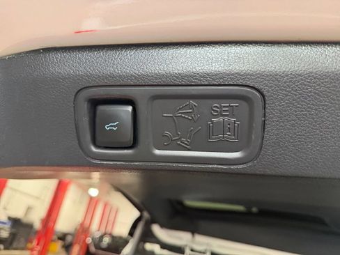 Used 2023 Ford Expedition Max Platinum AWD/4WD image 28