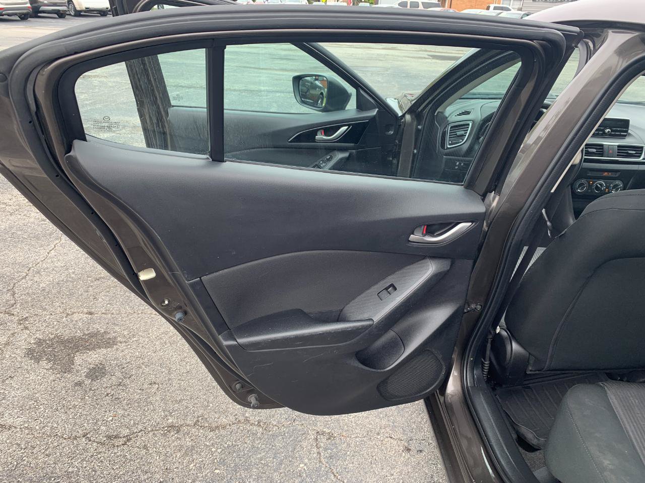 Used 2014 MAZDA MAZDA3 i Touring FWD image 23