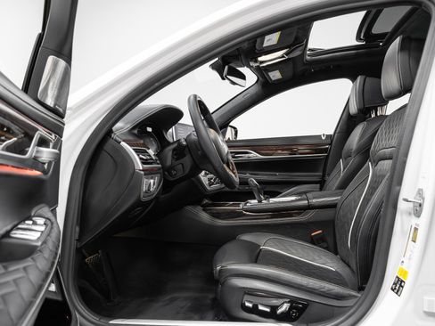 Used 2020 BMW 750i xDrive image 5