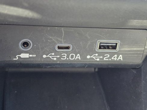 Used 2025 Subaru Outback Wilderness AWD/4WD image 10