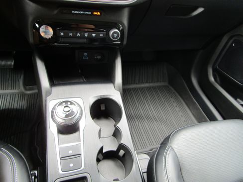 Certified 2023 Ford Escape Platinum image 32