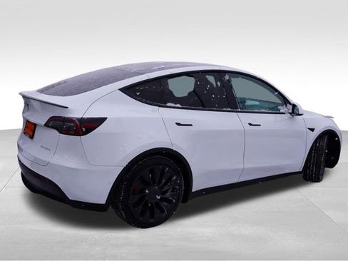 Used 2022 Tesla Model Y Performance image 4