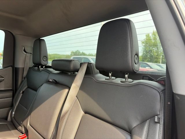 Used 2024 GMC Sierra 1500 SLT AWD/4WD image 39