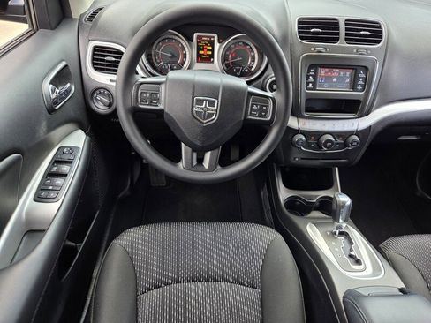 Used 2020 Dodge Journey SE image 13
