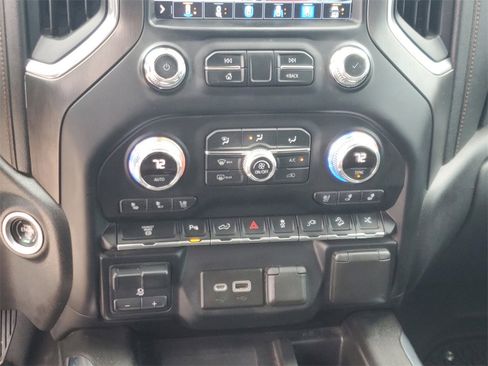 Used 2022 GMC Sierra 2500 AT4 w/ AT4 Preferred Package image 28