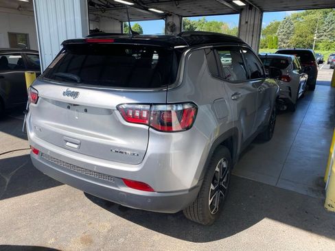 Used 2023 Jeep Compass Limited AWD/4WD image 4
