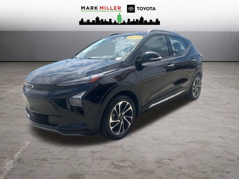 Used 2023 Chevrolet Bolt EUV Premier w/ Sun & Sound Package FWD image 1