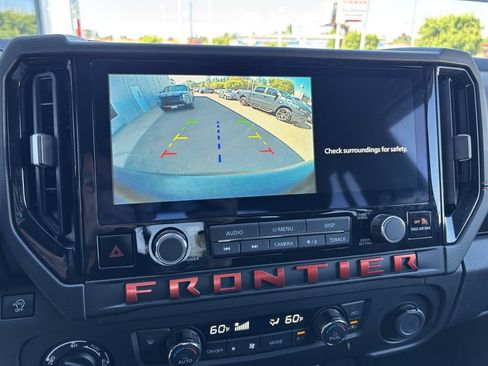 Used 2025 Nissan Frontier PRO-4X AWD/4WD image 27