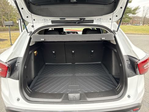 Used 2024 Chevrolet Trax LT w/ Driver Confidence Package image 22