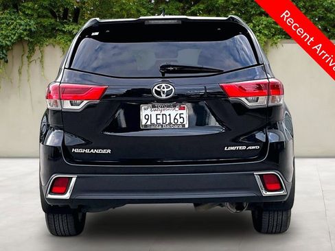 Certified 2019 Toyota Highlander Limited AWD/4WD image 6