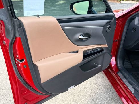 Certified 2022 Lexus ES 350 w/ Accessory Package 2 image 21