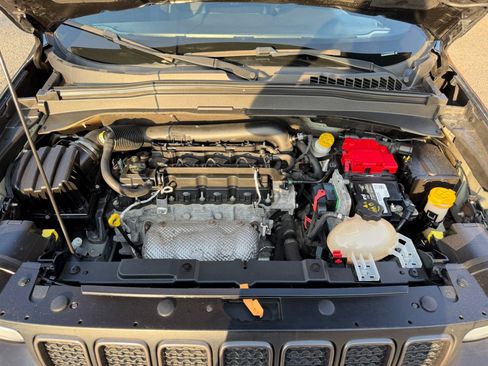 Used 2021 Jeep Renegade Latitude AWD/4WD image 71
