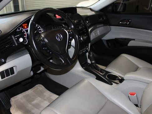 Used 2017 Acura ILX FWD image 20