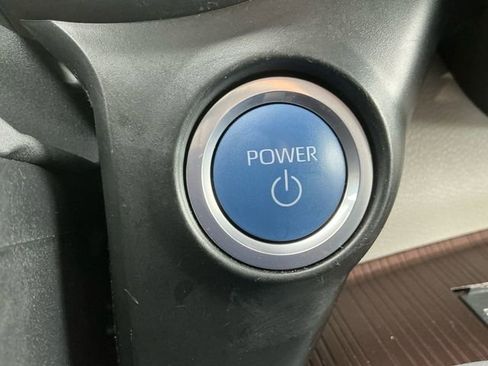 Used 2024 Toyota Sienna LE image 21