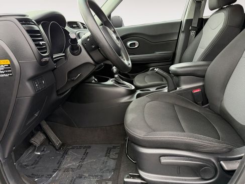 Used 2018 Kia Soul + FWD image 6