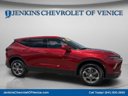 Used 2023 Chevrolet Blazer LT FWD image 2