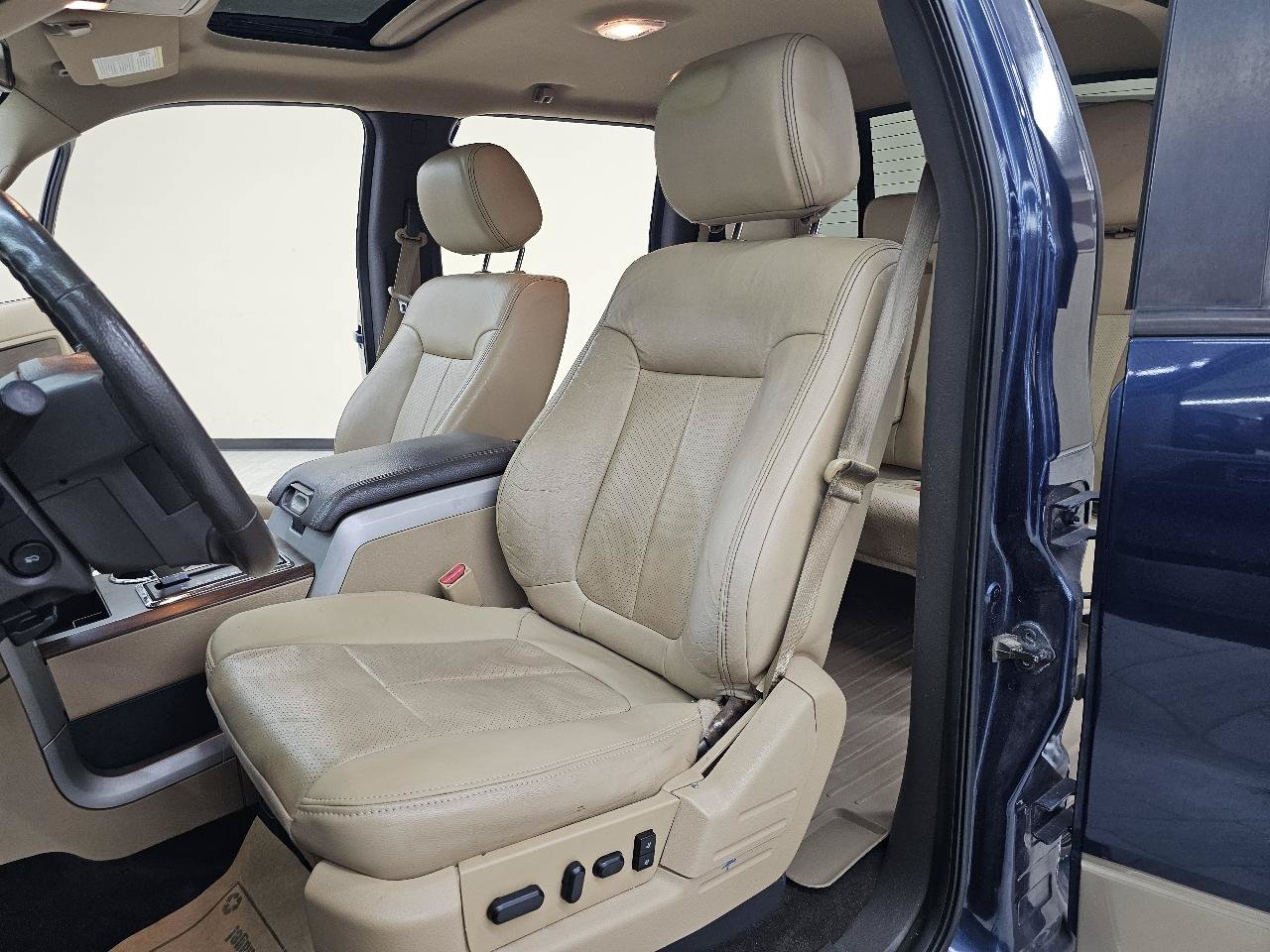 Used 2014 Ford F150 Lariat w/ Equipment Group 502A Luxury RWD image 16