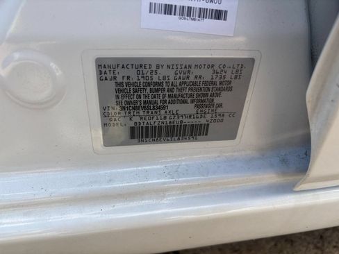 Used 2025 Nissan Versa SV FWD image 27