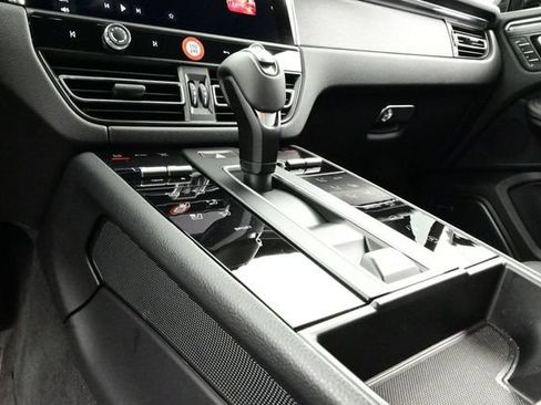 Certified 2025 Porsche Macan GTS AWD/4WD image 11
