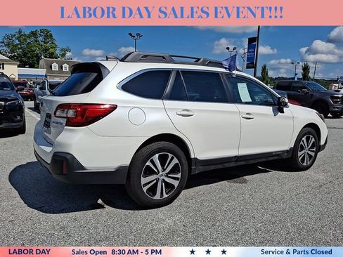 Used 2018 Subaru Outback 2.5i Limited AWD/4WD image 11