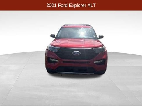 Used 2021 Ford Explorer XLT w/ Equipment Group 202A AWD/4WD image 2