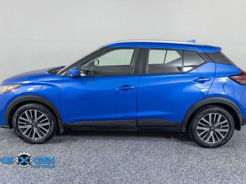 Used 2022 Nissan Kicks SV image 4