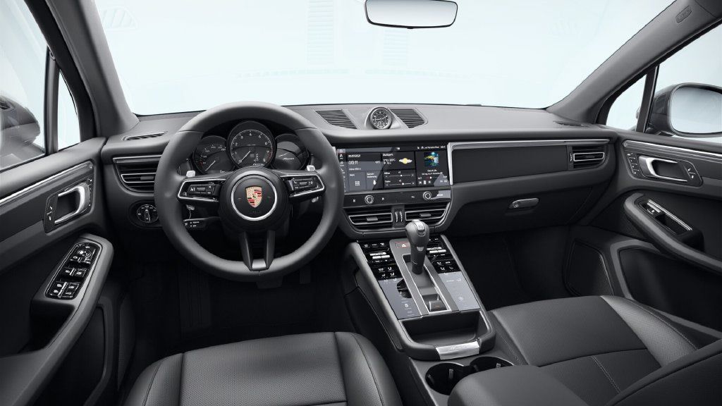 Certified 2023 Porsche Macan AWD/4WD image 4