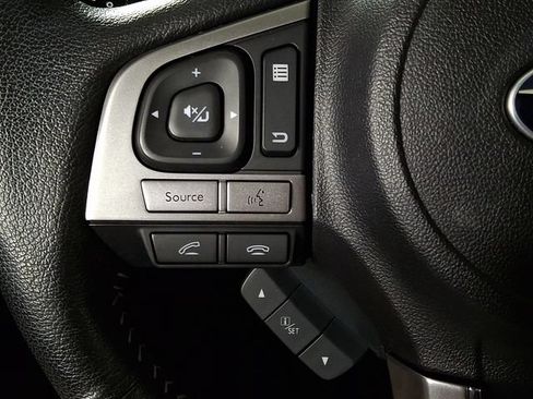 Used 2017 Subaru Forester 2.5i Touring AWD/4WD image 21