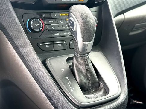 Used 2022 Ford Transit Connect XL FWD image 14