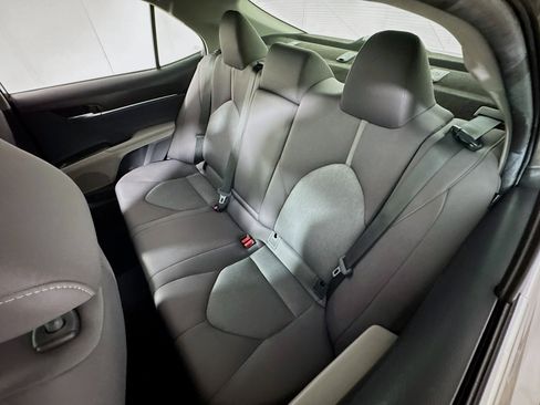 Used 2022 Toyota Camry LE AWD/4WD image 20