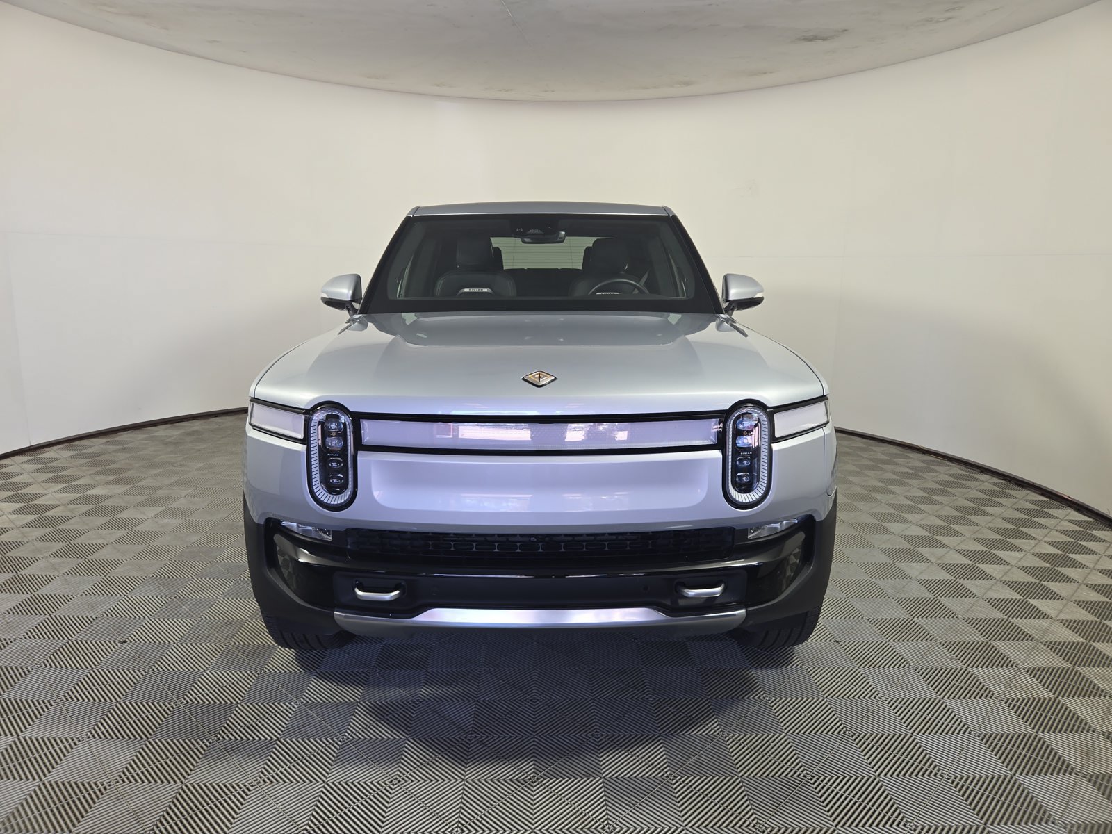 Used 2023 Rivian R1T Adventure Dual AWD/4WD image 8