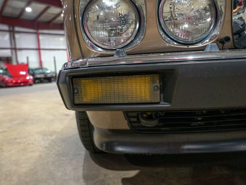 Used 1988 Jaguar XJ Vanden Plas RWD image 35