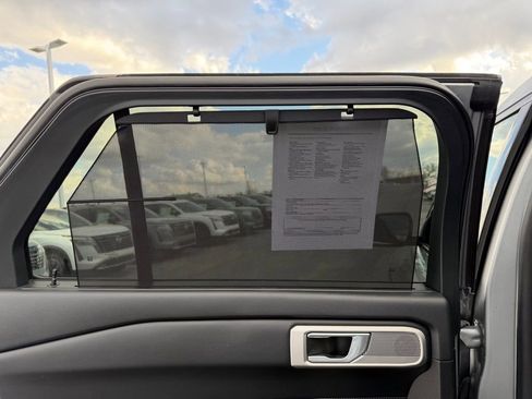 Used 2022 Ford Explorer Limited w/ Equipment Group 301A image 19