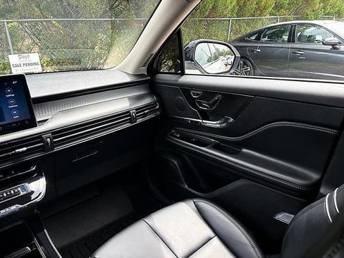 Used 2023 Lincoln Corsair FWD image 36
