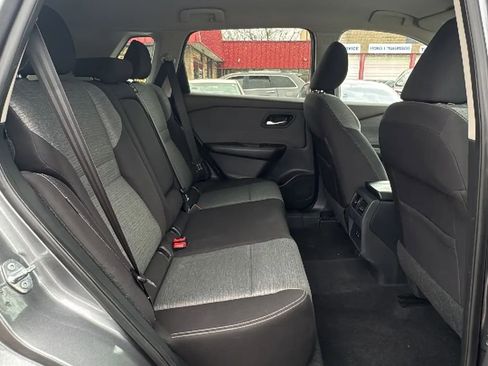 Used 2021 Nissan Rogue SV image 21