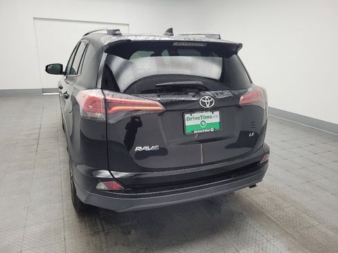 Used 2018 Toyota RAV4 LE FWD image 6