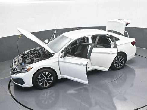 Used 2023 Volkswagen Jetta S image 61