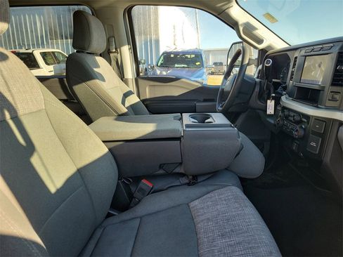 Used 2024 Ford F350 XLT image 32