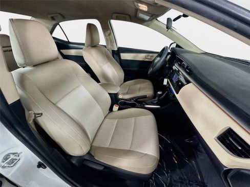 Used 2016 Toyota Corolla LE FWD image 26