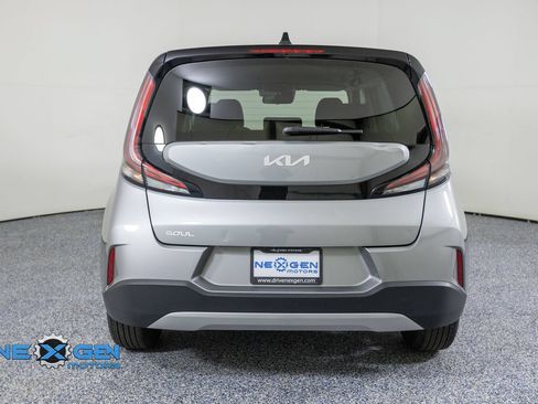 Used 2025 Kia Soul LX w/ LX Technology Package FWD image 6