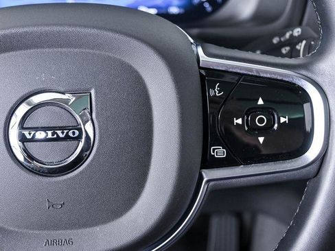 Certified 2025 Volvo XC90 B5 Core AWD/4WD image 12