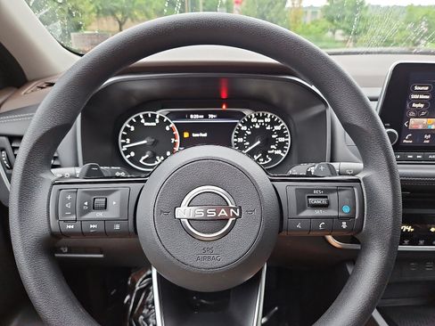 Certified 2023 Nissan Rogue SV AWD/4WD image 18
