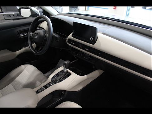 Certified 2023 Honda HR-V LX image 23