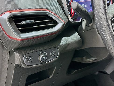 Used 2023 Chevrolet TrailBlazer RS w/ Sun and Liftgate Package image 10