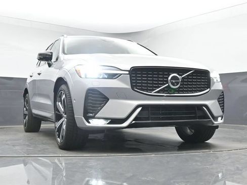 Used 2024 Volvo XC60 B5 Ultimate w/ Climate Package AWD/4WD image 11