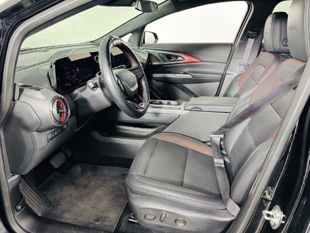 Used 2024 Chevrolet Equinox EV RS FWD image 6