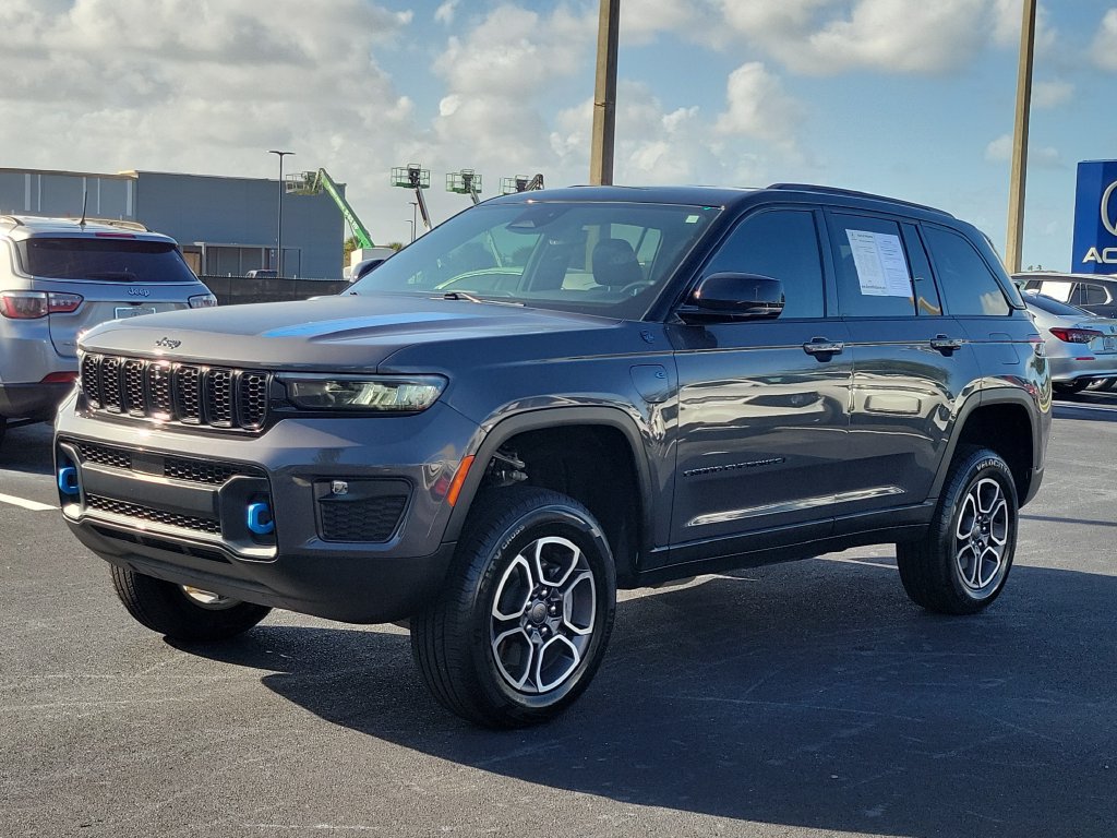 Used 2022 Jeep Grand Cherokee Trailhawk AWD/4WD image 3