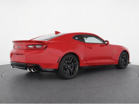 Used 2018 Chevrolet Camaro ZL1 RWD image 4
