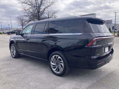 Certified 2025 Lincoln Navigator L Reserve image 7